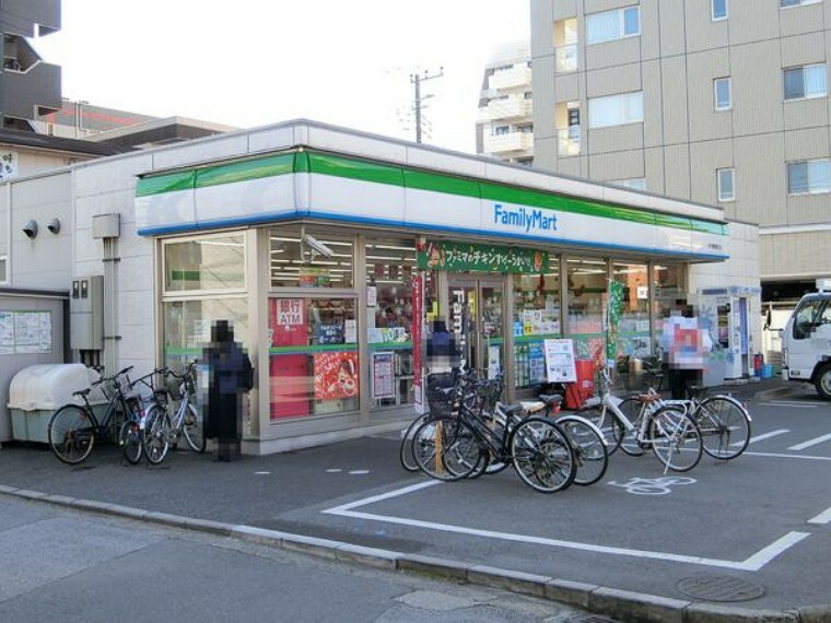 コンビニ ファミリーマート本千葉駅東口店