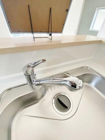 浄水器付き水栓 蛇口をひねるとすぐにきれいなお水が使える蛇口一体型浄水器を設置