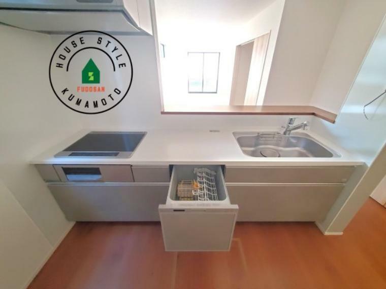 キッチン。グリル・食器洗い乾燥機・浄水器も完備。