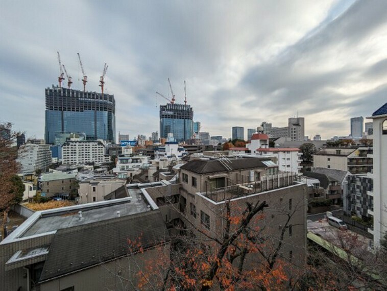 眺望や窓からの景色が良いと、家で過ごす時間も快適です。