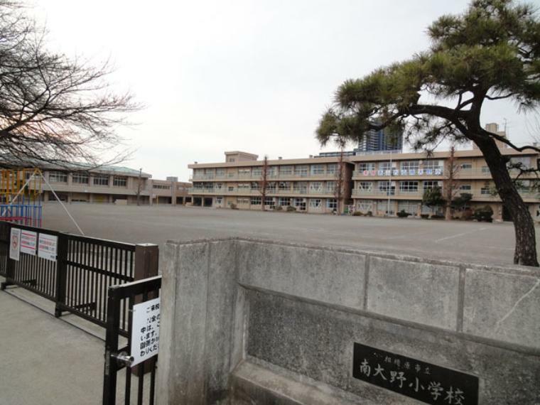 小学校 【小学校】南大野小学校まで384m