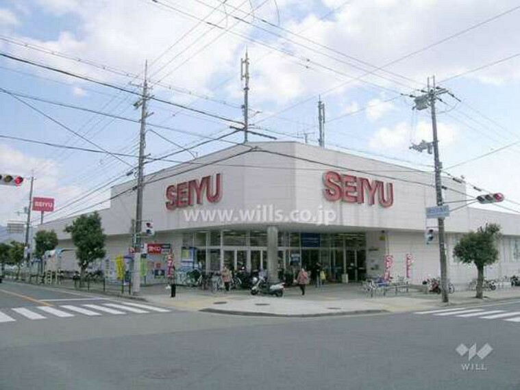 スーパー 西友（多田店）の外観