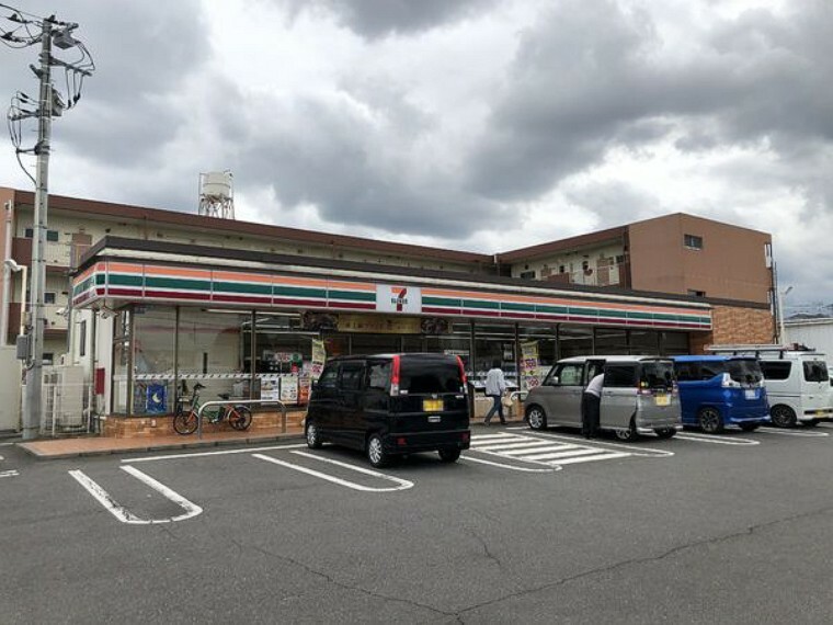 コンビニ セブンイレブン青梅今寺4丁目店