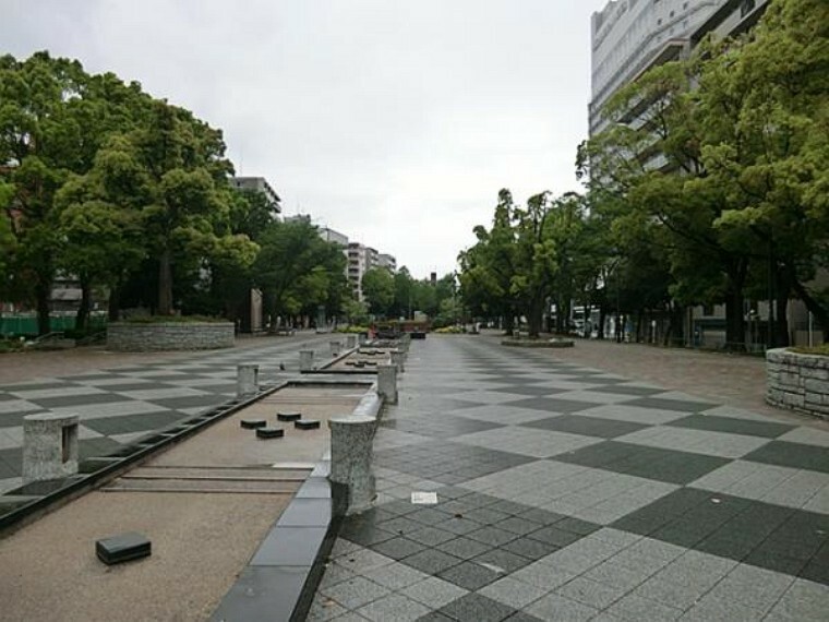 横浜市役所 環境創造局 大通り公園　（約5,500m）