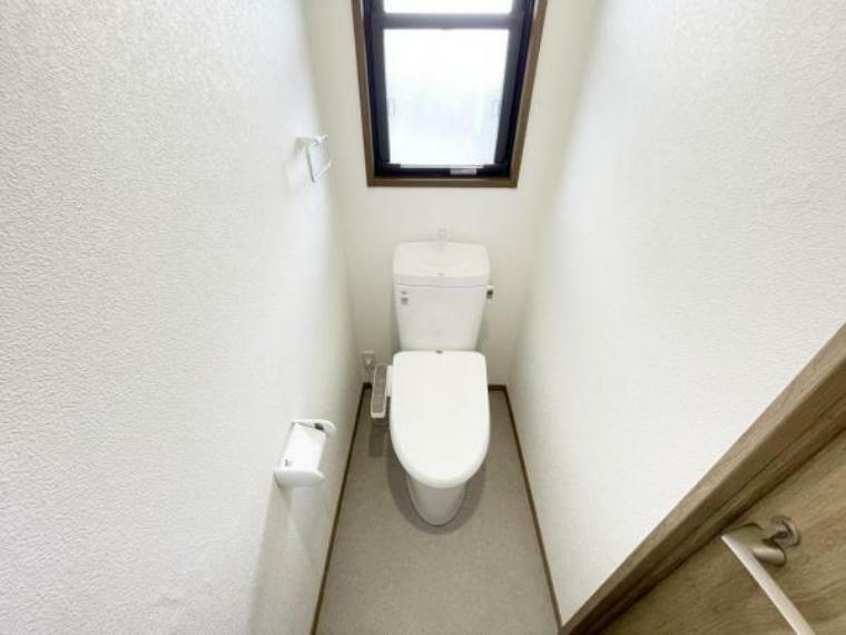トイレ （トイレ）トイレ上下階完備。親戚やご友人などが泊まりの時もトイレを別々にすることができ、気兼ねなく利用できます。