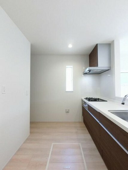 キッチン 2路線利用可能、陽当たり良好、新築分譲住宅全2棟！