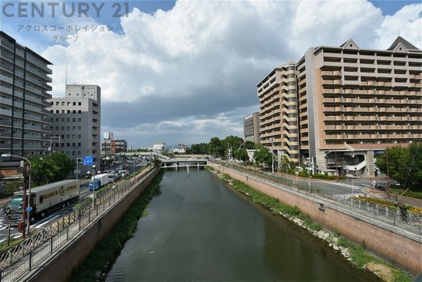 現況写真 【現地】 阪神尼崎駅から天空デッキ直結のマンションです。