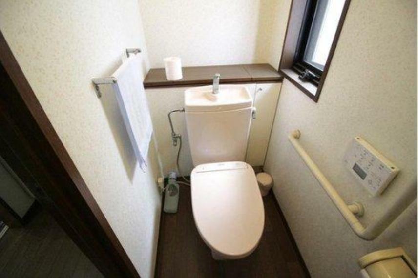 トイレ トイレは二箇所にあります 混み合う朝などに助かりますね。