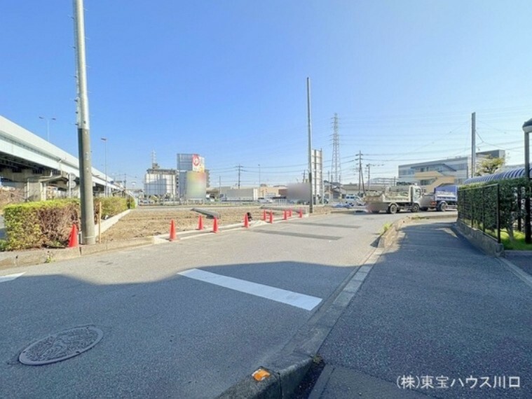 現況写真 前面道路含む現地