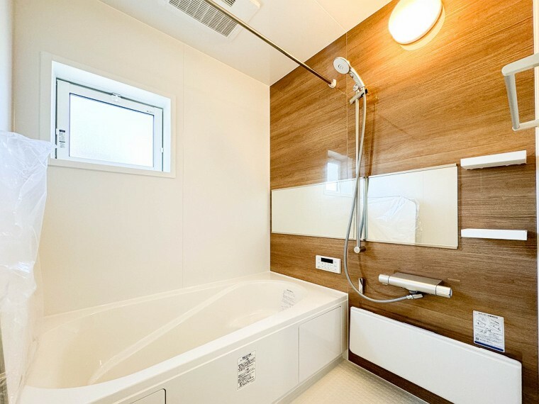 浴室 7号棟　ゆったり入れる1坪タイプのバスルーム。一日の疲れを心身ともに癒やせるリラクゼーション空間。