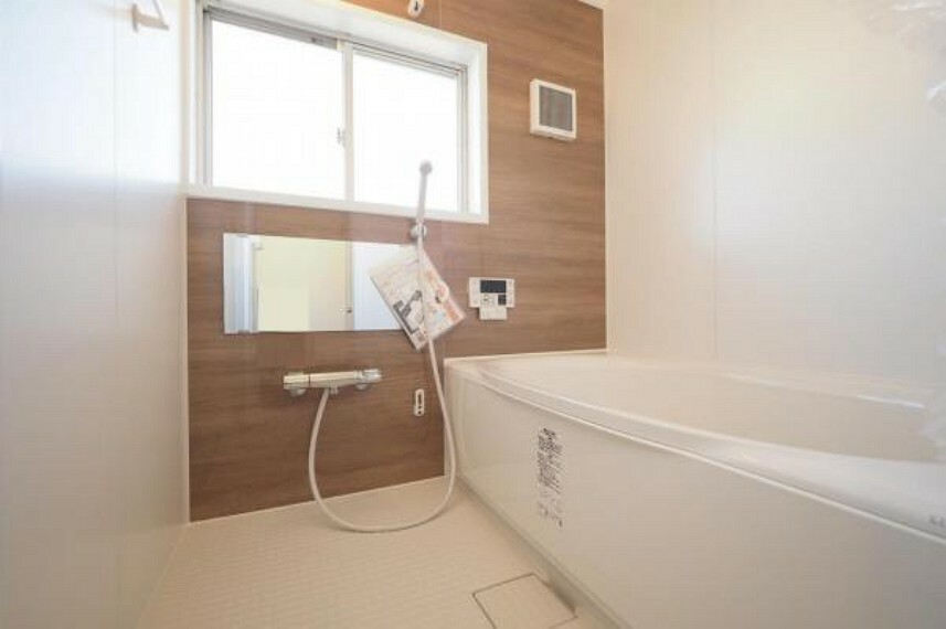 浴室 バスルームもリフォームにて新規交換済み。2階浴室のため、防犯面でも安心