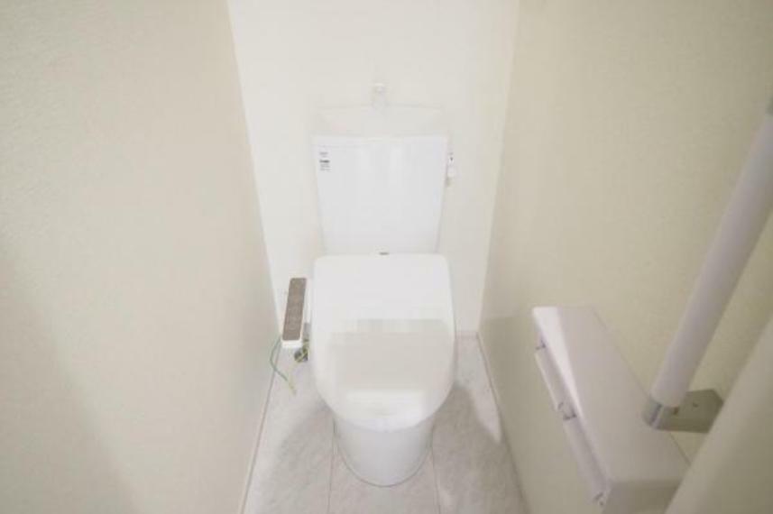 トイレ ■トイレ■　ウォシュレット付き温水洗浄便座（2階）