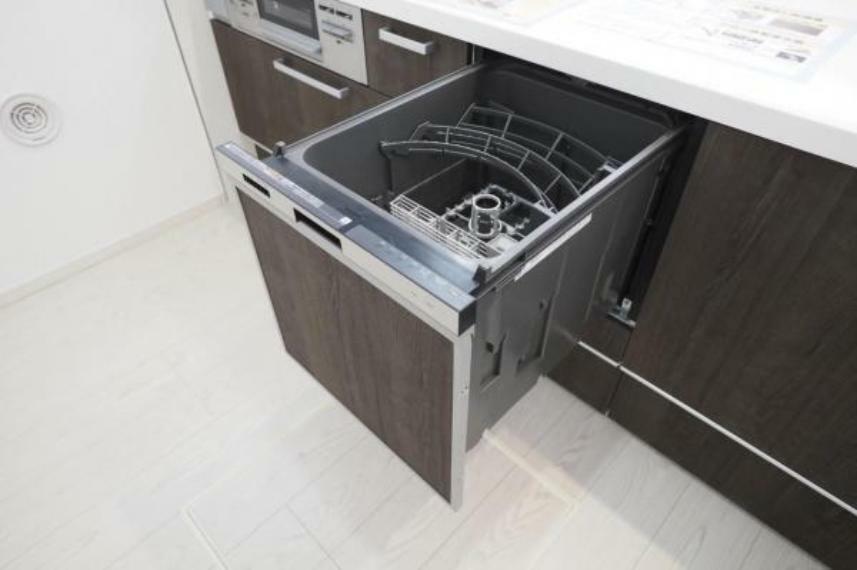 キッチン 食器洗い乾燥機を施し機能美も充実。