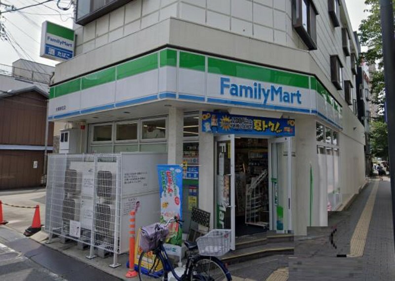 コンビニ ファミリーマート 大東新町店