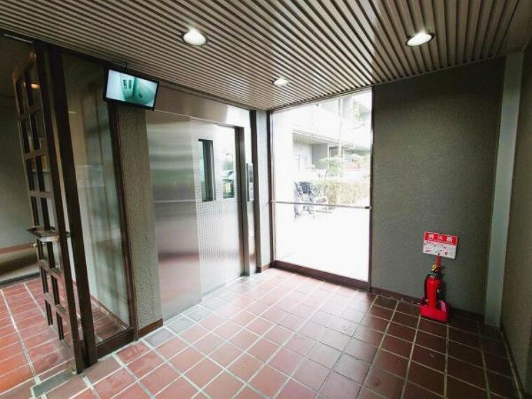 防犯設備 エレベーターには防犯カメラも設置されており、安心！