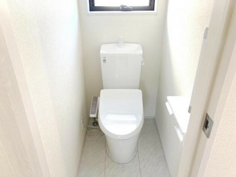 トイレ 1階トイレ　温水洗浄機能付