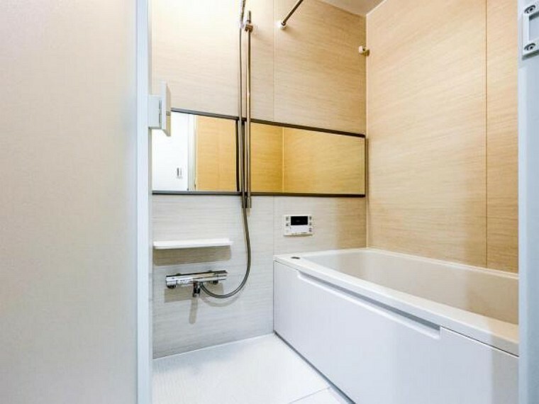 浴室 1日の疲れを癒してくれる広々とした浴室は癒しの空間としてカスタマイズが可能です。