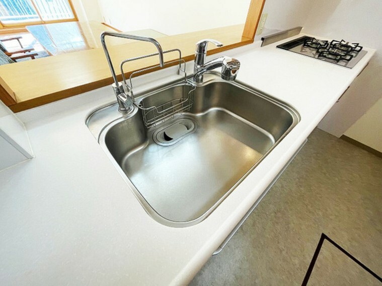 キッチン ■ビルトイン式の浄水器が付いています