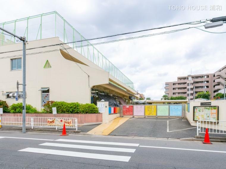 幼稚園・保育園 田島保育園（西浦和駅から徒歩で約5分、桜区田島2丁目にある保育園。「子ども1人ひとりを大切に」を心がけて保育にあたっているそうです。二階には西浦和学童クラブ室があります。）