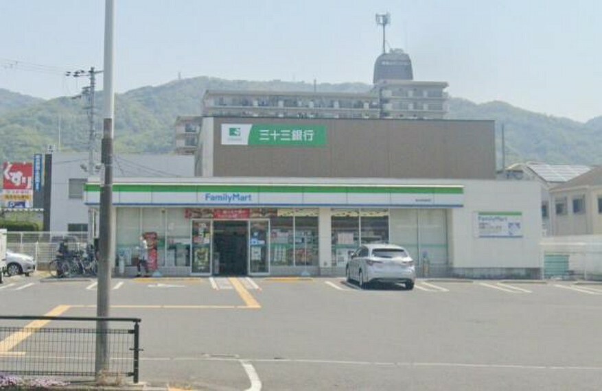 コンビニ ファミリーマート 東大阪旭町店