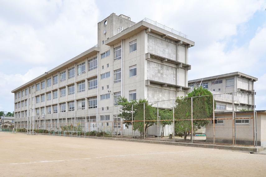 小学校 市立米田西小学校…990～1010m（校区外申請要）