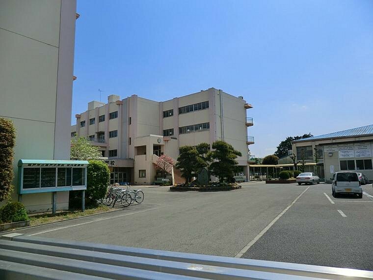 中学校 坂戸市立坂戸中学校（814m）