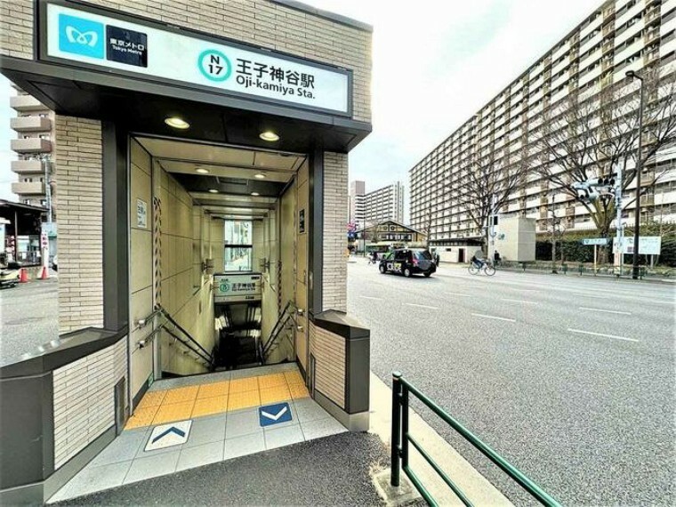 王子神谷駅（東京メトロ 南北線） 徒歩6分。