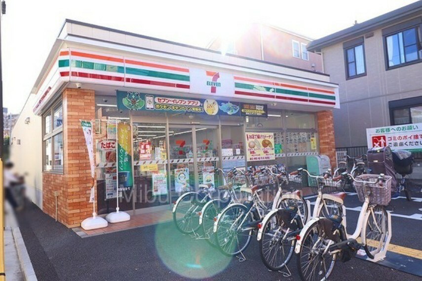 コンビニ 最寄りのコンビニはセブンイレブン。大正通りにも、もう1店舗があり、どちらも徒歩3分の距離に在します。