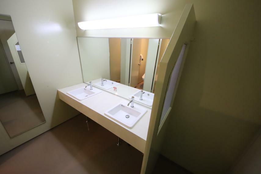 洗面化粧台 1階トイレ 手洗い場も2つと利用しやすそう（*^^*）