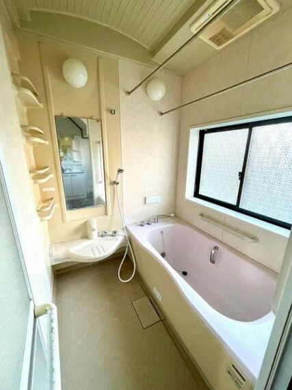 浴室 1坪バスサイズは、ゆったりお風呂に入れます！