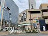 周辺の街並み ファミリーマート いすゞ本社前店　距離700m