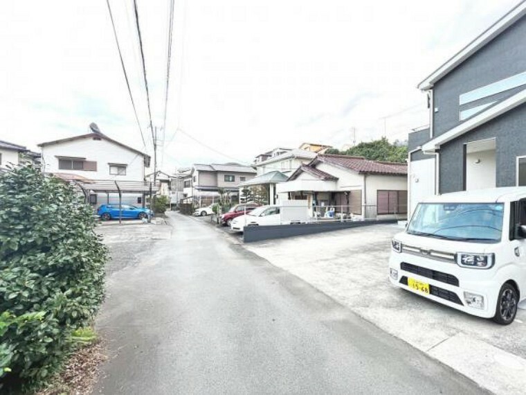 現況写真 現地前面道路です。ぜひ現地をご覧ください。