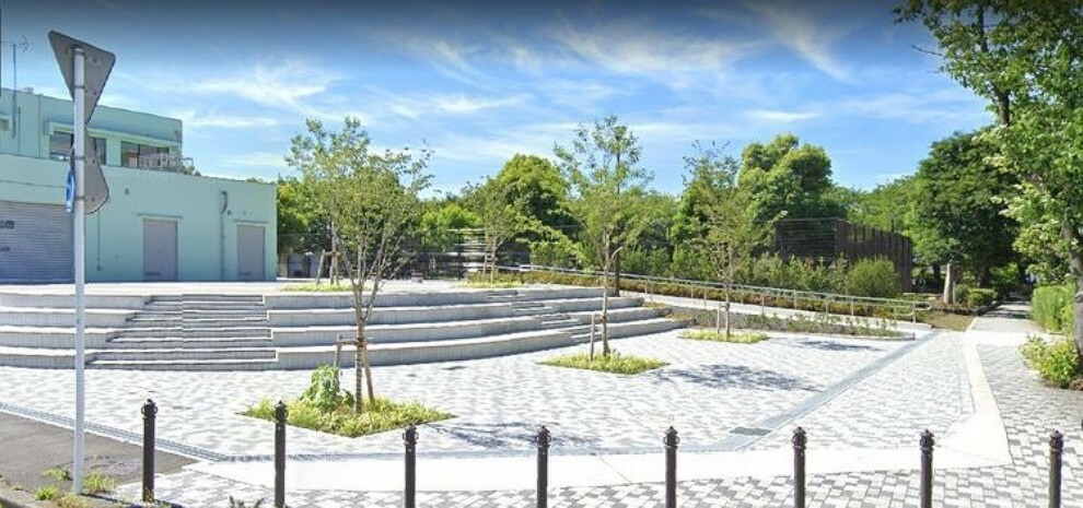 公園 上飯田西公園 徒歩15分。
