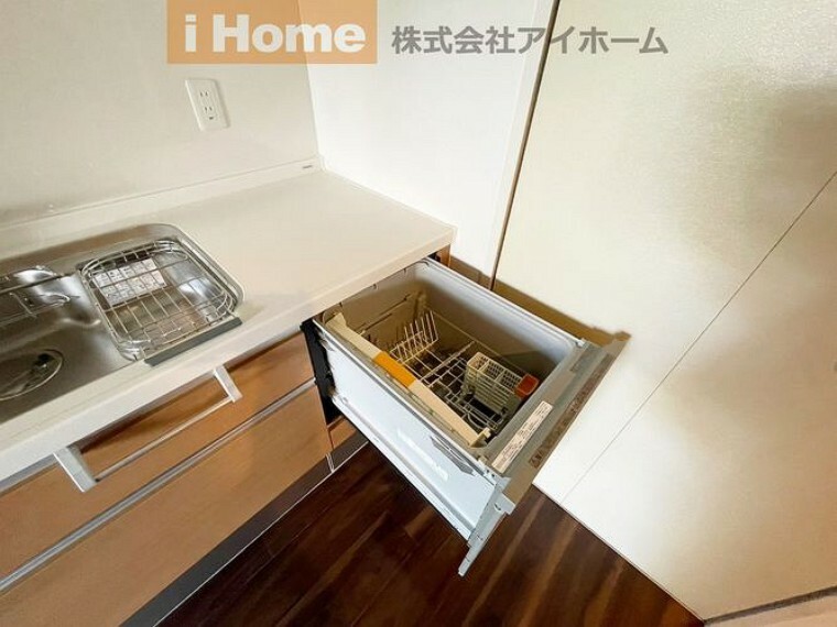 キッチン 後片付けもラクになる食器洗浄乾燥機付きです。
