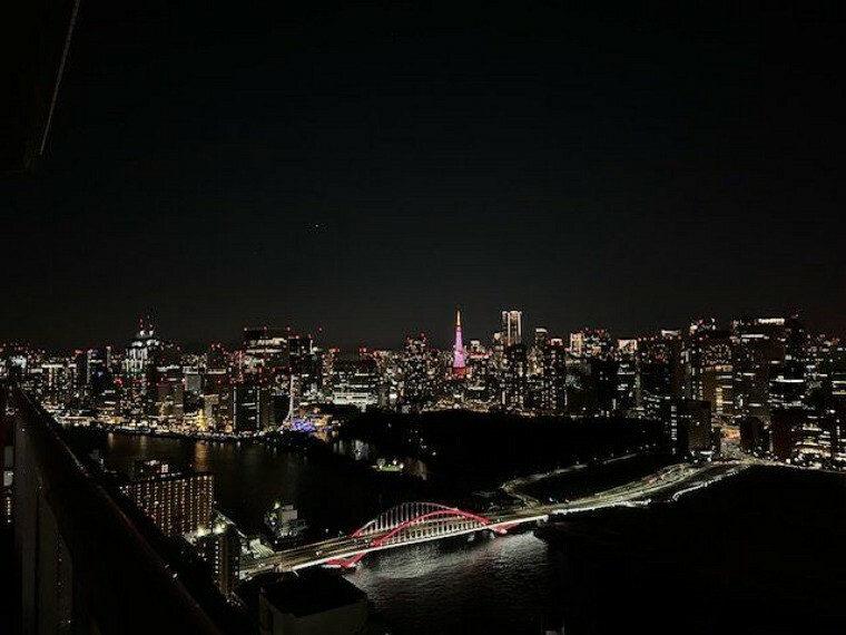 眺望 【西側眺望夜景】眼下に広がるのは東京タワーを中心とした都心のきらびやかな夜景です。