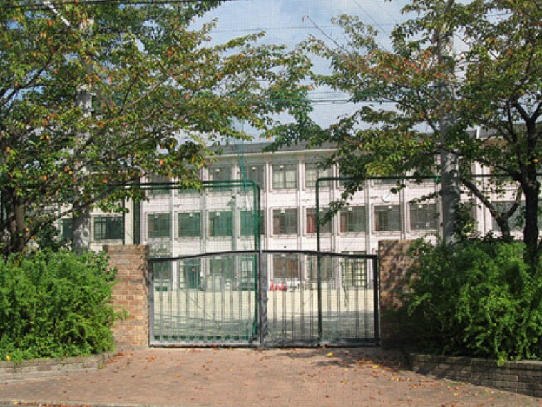 中学校 京都市立上京中学校