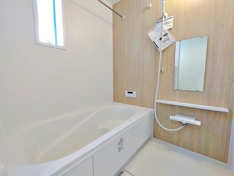 浴室 【防水性や保温性に優れたシステムバスルーム】洗い場と脱衣所の段差が少なくバリアフリー