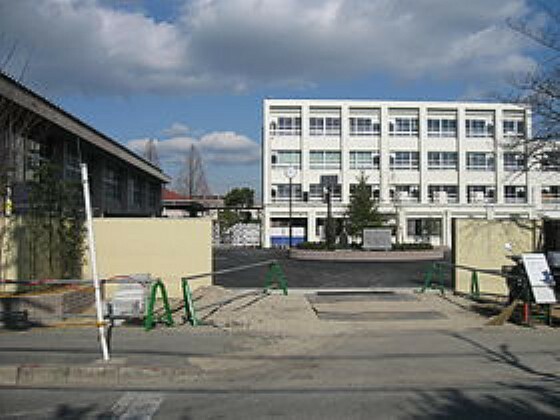 中学校 【中学校】八幡市立男山第二中学校まで1352m