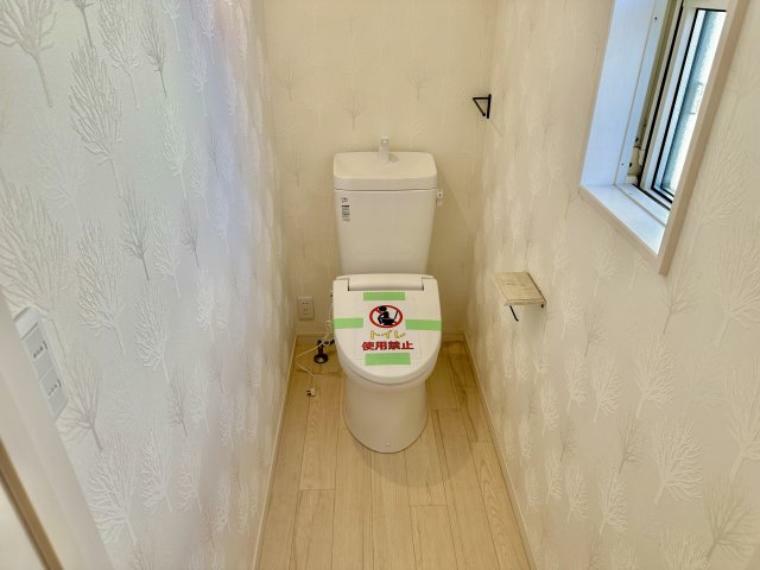トイレ 2階トイレ完備、優しい色合いの安らぎの空間。