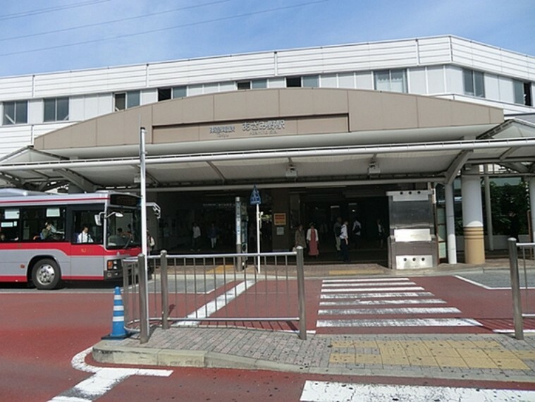 東急田園都市線・横浜市営地下鉄ブルーライン「あざみ野」駅まで約2200m