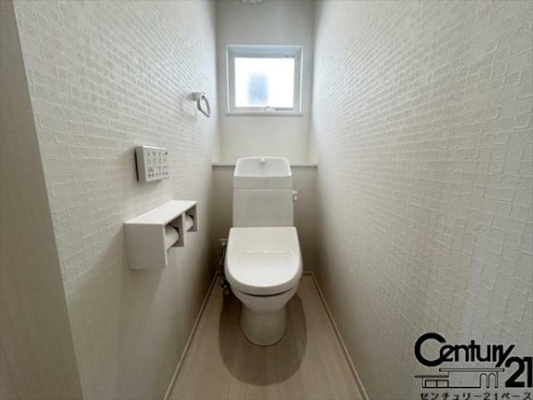 トイレ ■現地撮影写真■1・2階ともに清潔感ある綺麗なお手洗を完備！