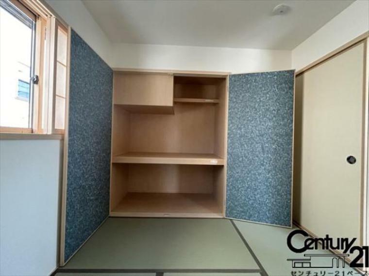 ■現地撮影写真■和室にも便利な収納スペースを完備！