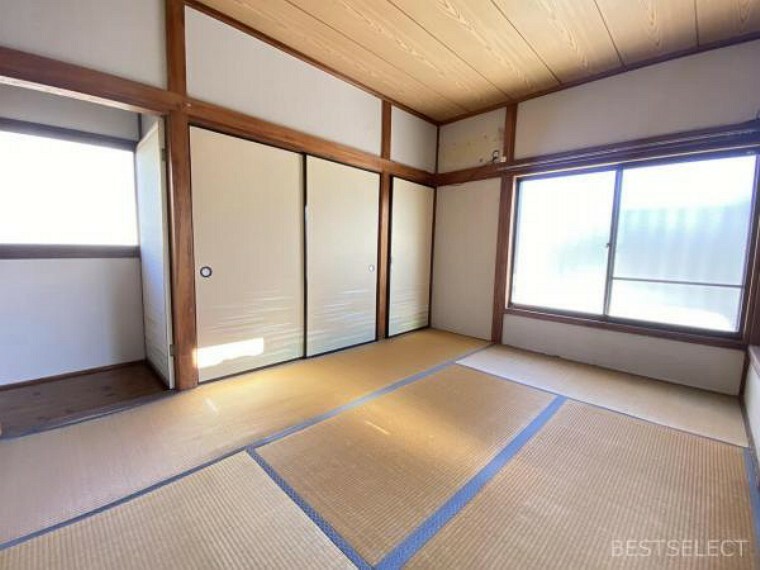 寝室 高温多湿の日本の気候に適した和室。調湿機能のある畳が快適な空間を維持してくれます:和室約6.0帖