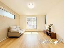 LDKは17.7帖 リビング側には床暖房も完備しています。室内には家具も入ったのでお家の広さがより分かりやすくなりました！
