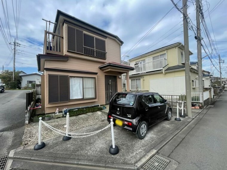 構造・工法・仕様 木造住宅とは土台、壁、柱など建築物の強度を支える構造体の材に木が使用されている構造を指します。構造体は建物の自重を支えるだけではなく風圧や水圧、積裁荷重などあらゆる衝撃に耐えるための基礎です。