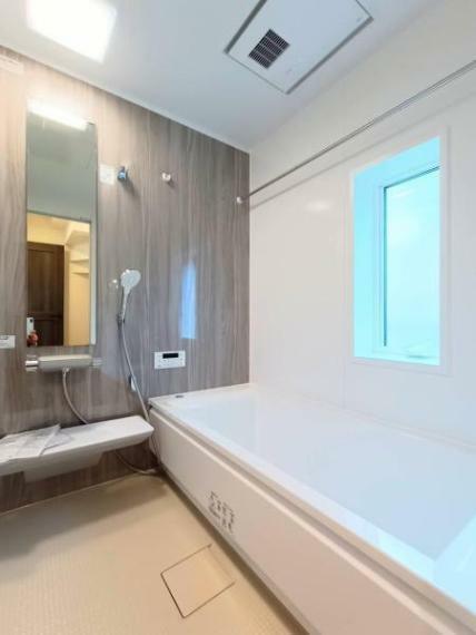 外観・現況 バスルーム 手足を伸ばしてゆったりバスタイムを楽しめます～あると便利な浴室衣類暖房乾燥機も標準仕様です（こちらはモデルハウスの写真となります）。