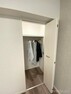 寝室 各居室に収納スペースが設けられ,生活スペースを広く利用できます:洋室約5.4帖