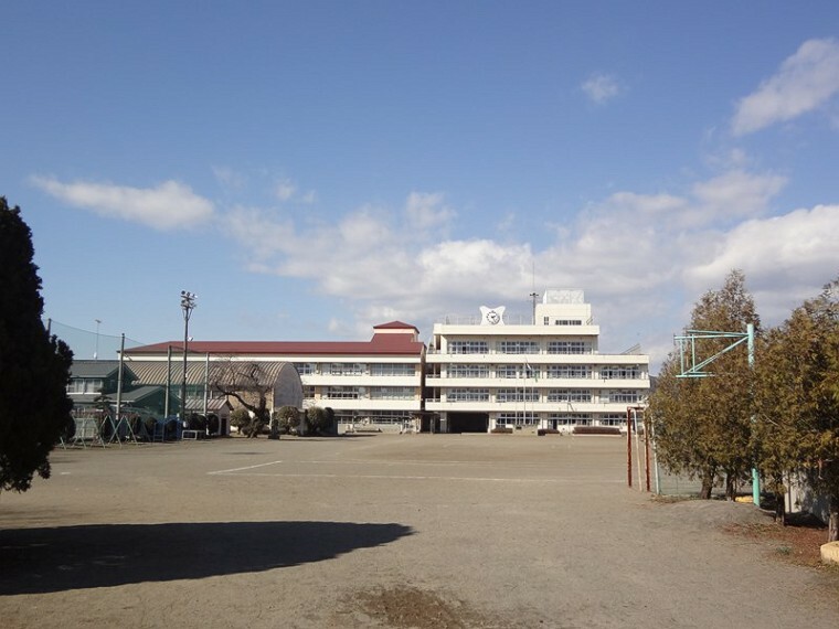 小学校 【小学校】犬伏小学校まで450m