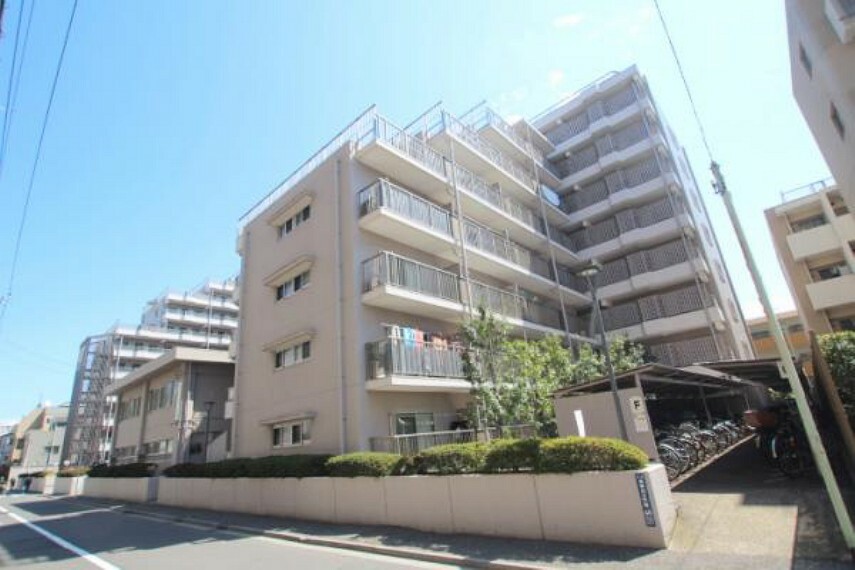 外観写真 ■小学校・中学校まで徒歩3分以内でお子様も安心通学