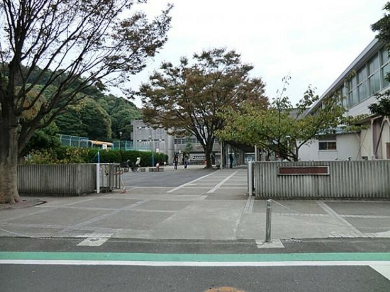 小学校 横浜市立間門小学校490m